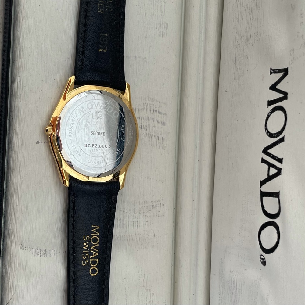 MOVADO The Museum Watch black leather & gold accents excellent condition! - Picture 8 of 10